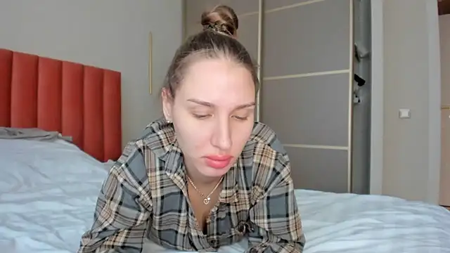 Snapshot of SofiClimbing chatting on 2, 2, 2025 SofiClimbing online show from 2, 2, 2025