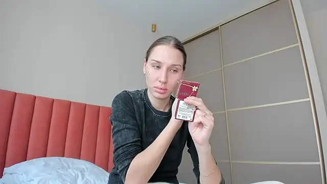 Snapshot of SofiClimbing chatting on 8, 2, 2025 SofiClimbing online show from 8, 2, 2025