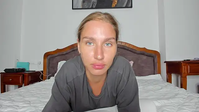 Snapshot of SofiClimbing chatting on 24, 10, 2025 SofiClimbing online show from 24, 10, 2025