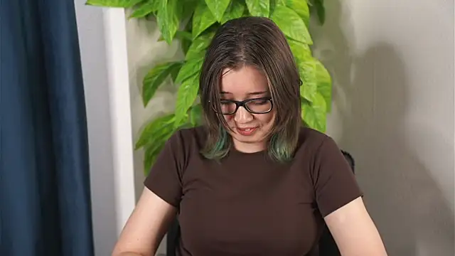 LaureFelleman online show from 2, 6, 2026