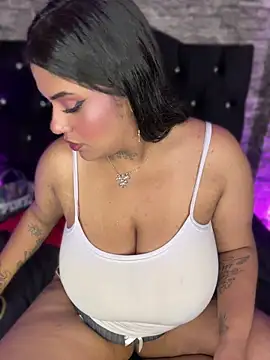 Nahomy-fire online show from 30, 6, 2026
