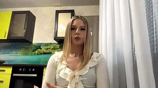 Snapshot of YelledBlink chatting on 4, 6, 2026 YelledBlink online show from 4, 6, 2026