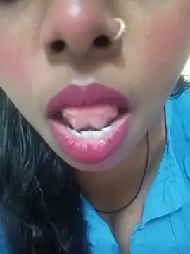 Snapshot of Sexy-Zeenat chatting on 6, 6, 2026 Sexy-Zeenat online show from 6, 6, 2026