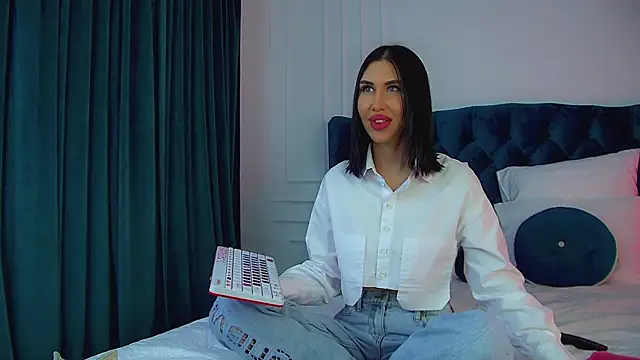KaylaMous online show from 23, 6, 2026
