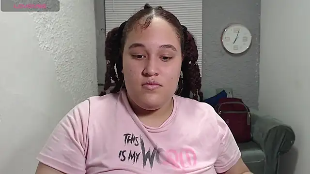Snapshot of leilasosexy chatting on 6, 7, 2026 leilasosexy online show from 6, 7, 2026