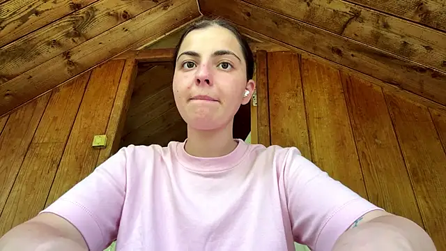 MarisaKomar online show from 17, 7, 2026