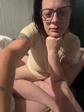 inkgirl222 online show from 21, 6, 2026