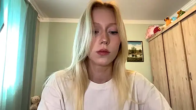 Snapshot of BossedFrog chatting on 8, 6, 2026 BossedFrog online show from 8, 6, 2026