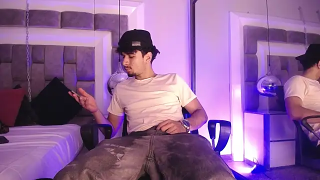 LucasThomson  online show from 21, 6, 2026