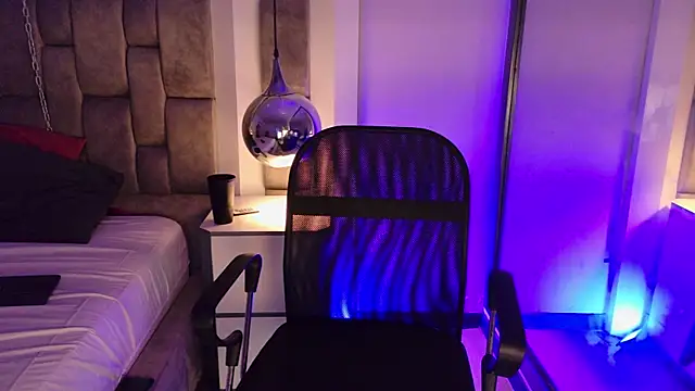 LucasThomson  online show from 24, 6, 2026