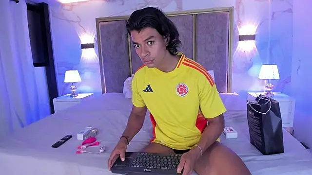 LycanMushu online show from 24, 6, 2026