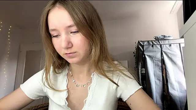Snapshot of smalllisa chatting on 19, 7, 2026 smalllisa online show from 19, 7, 2026