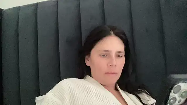 JadeLucy online show from 2, 7, 2026
