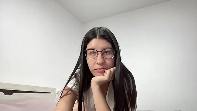 Leeka 08 online show from 4, 7, 2026