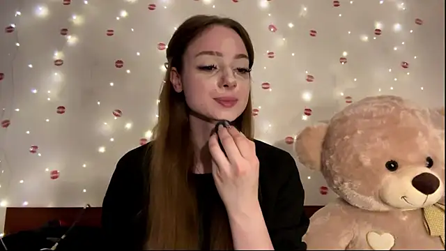 Snapshot of itskylieee chatting on 10, 6, 2026 itskylieee online show from 10, 6, 2026