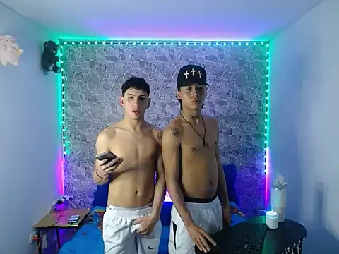 TheHotDuo19 online show from 24, 7, 2026