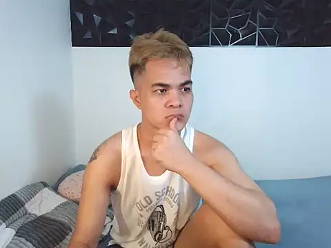 Snapshot of yourmikexxx chatting on 11, 6, 2026 yourmikexxx online show from 11, 6, 2026