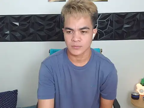 Snapshot of yourmikexxx chatting on 25, 7, 2026 yourmikexxx online show from 25, 7, 2026