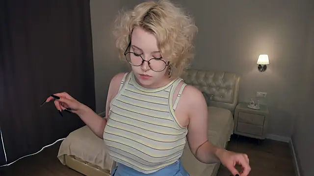 Snapshot of CarmelitaTruiolo chatting on 9, 7, 2026 CarmelitaTruiolo online show from 9, 7, 2026