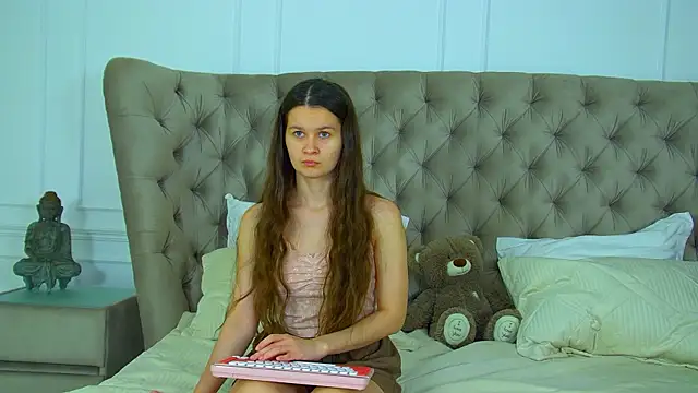 JuliettaTiffani online show from 5, 7, 2026