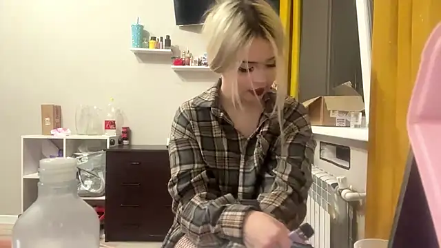 moonluv33 online show from 25, 6, 2026
