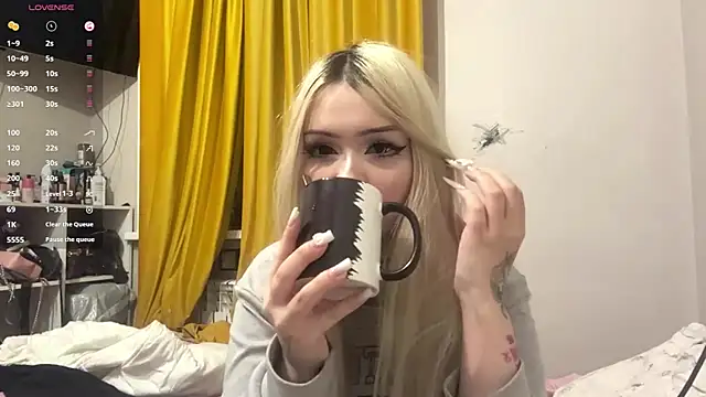 moonluv33 online show from 9, 7, 2026