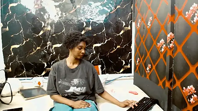 Snapshot of Caramelminxx_ chatting on 7, 7, 2026 Caramelminxx online show from 7, 7, 2026