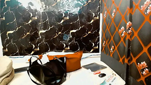 Snapshot of Caramelminxx_ chatting on 9, 7, 2026 Caramelminxx online show from 9, 7, 2026