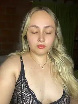 Snapshot of Rositafresitaa chatting on 26, 6, 2026 Rositafresitaa online show from 26, 6, 2026