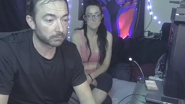 shes2hot online show from 17, 6, 2026
