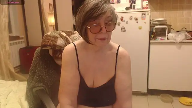 Snapshot of Sharon_Amore chatting on 30, 4, 2026 Sharon Amore online show from 30, 4, 2026