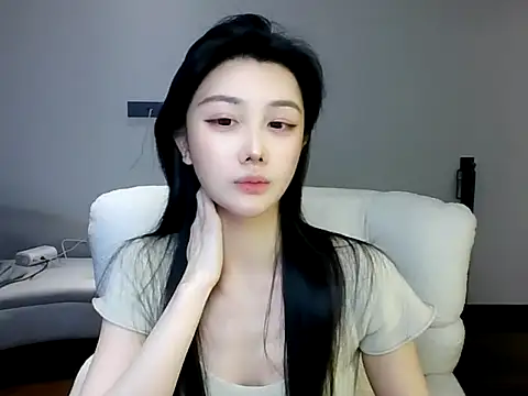 Snapshot of SylvieMaya chatting on 10, 6, 2026 SylvieMaya online show from 10, 6, 2026