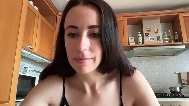 Snapshot of Flamingo_Queen chatting on 4, 7, 2026 Flamingo Queen online show from 4, 7, 2026