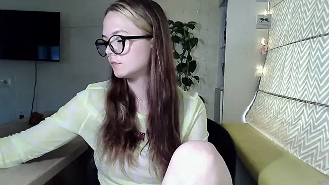 AvrilGillig online show from 24, 6, 2026