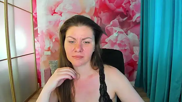 LunaKissesx online show from 26, 6, 2026