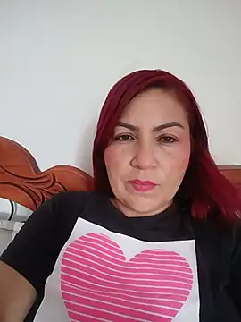 Agata Traviesa online show from 13, 7, 2026