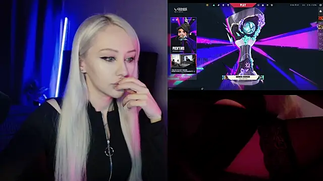 roxxyrowe online show from 22, 6, 2026