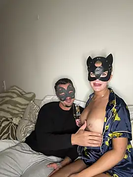 Snapshot of TheVelvetCouple chatting on 7, 7, 2026 TheVelvetCouple online show from 7, 7, 2026