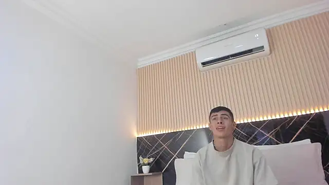 Snapshot of Bruno_fox chatting on 19, 6, 2026 Bruno fox online show from 19, 6, 2026