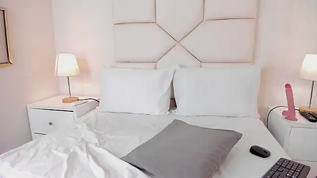NaomiCambels online show from 21, 6, 2026