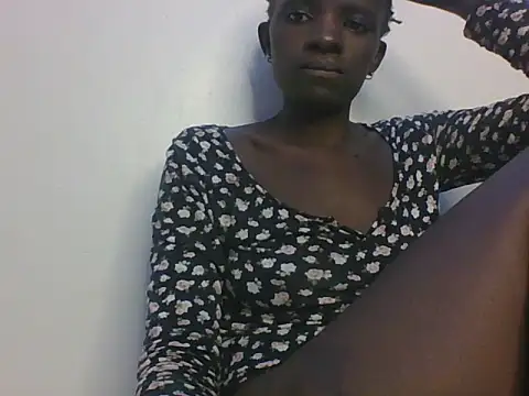 Snapshot of ebonypetite2 chatting on 24, 6, 2026 ebonypetite2 online show from 24, 6, 2026