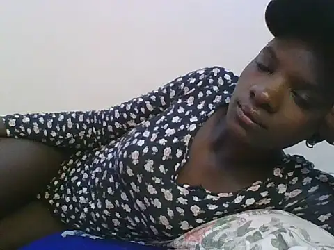 Snapshot of ebonypetite2 chatting on 30, 6, 2026 ebonypetite2 online show from 30, 6, 2026