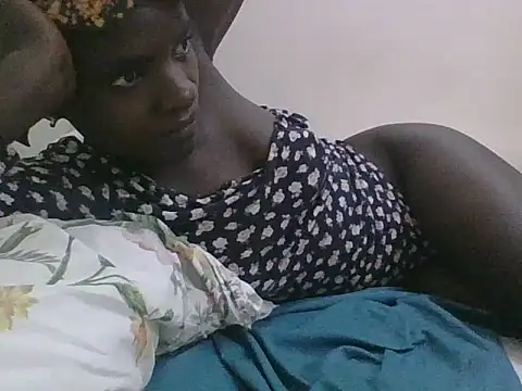 Snapshot of ebonypetite2 chatting on 13, 7, 2026 ebonypetite2 online show from 13, 7, 2026