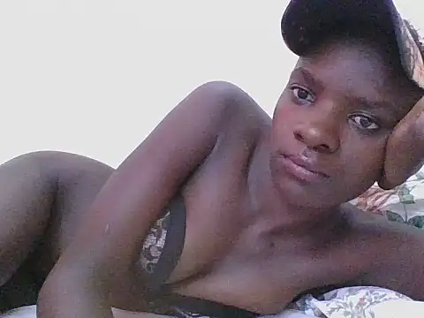 Snapshot of ebonypetite2 chatting on 28, 7, 2026 ebonypetite2 online show from 28, 7, 2026