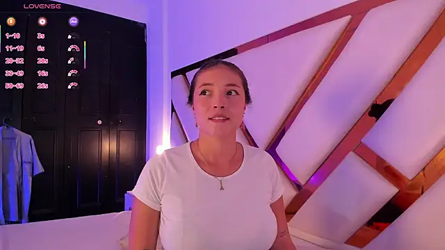 Mariana Smiith  online show from 9, 7, 2026