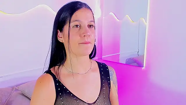 MiaHansson online show from 12, 6, 2026
