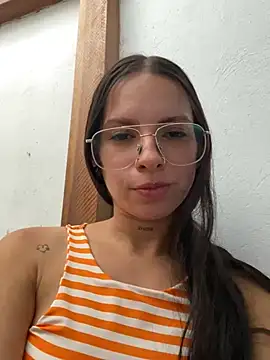 Snapshot of miimii_lovee chatting on 23, 6, 2026 miimii lovee online show from 23, 6, 2026