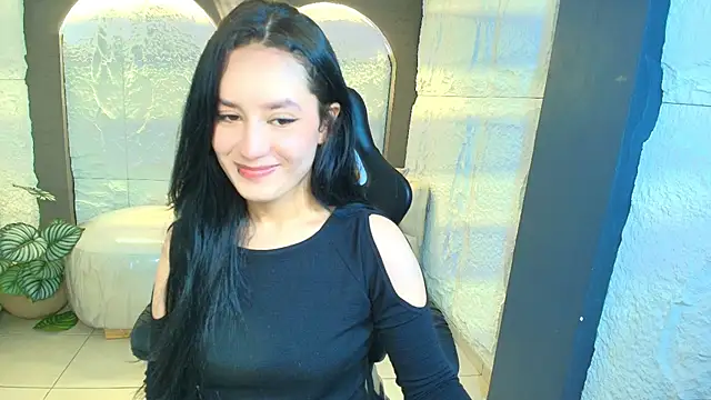 Snapshot of Aleja_r_ chatting on 28, 7, 2026 Aleja r online show from 28, 7, 2026