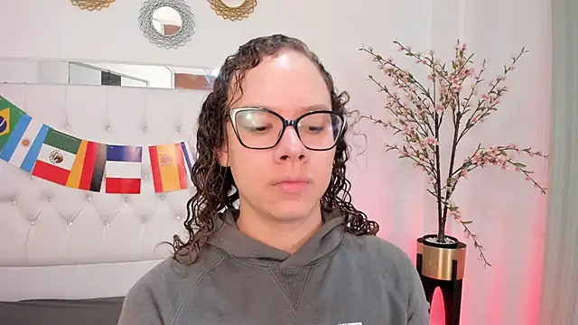 ParisMendez online show from 27, 7, 2026