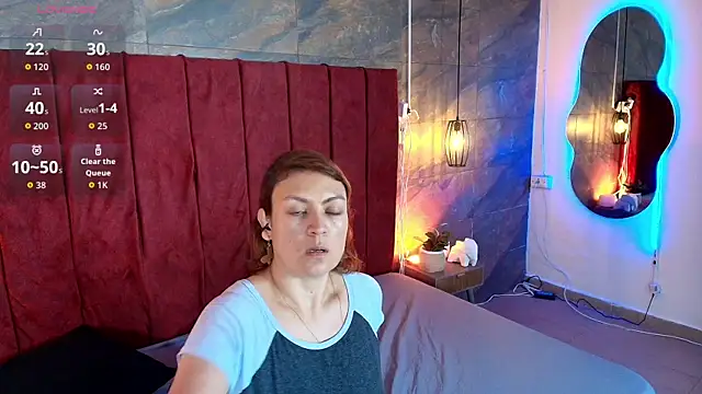 Hinata Moon online show from 7, 8, 2026